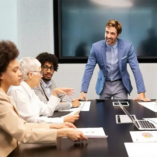 Expansión & Alianzas